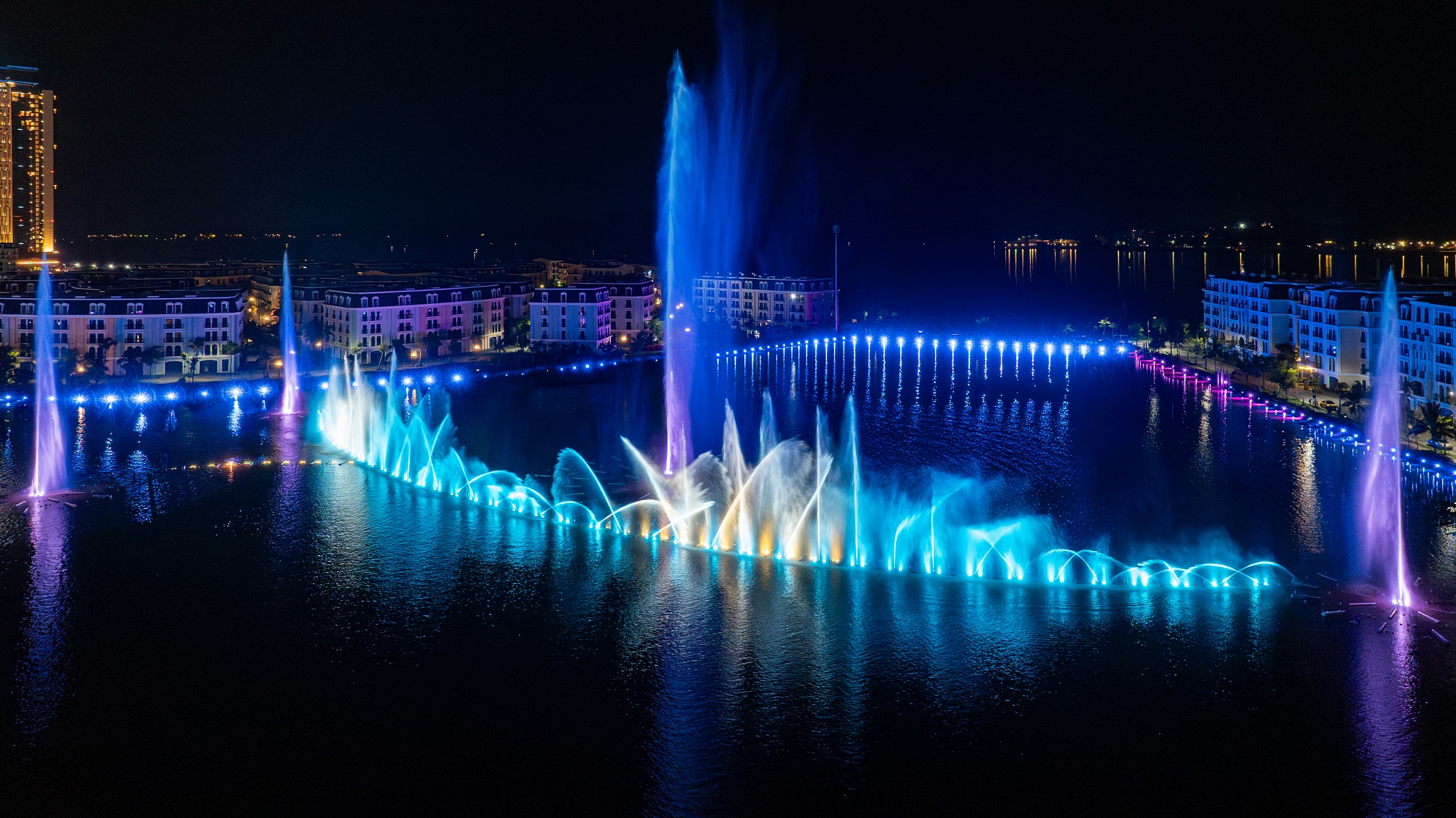 HALO BAY SHOW